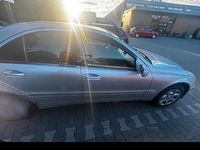 Gebraucht Mercedes C200 163 PS (119 kW) 2004 Silber Limousine