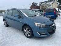 Gebraucht Opel Astra Edition 110 PS (80 kW) 2013 Blau Kombi