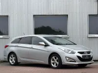 Gebraucht Hyundai i40 Style 116 PS (85 kW) 2013 Sleek silver / met Kombi