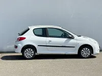Gebraucht Peugeot 206+ 73 PS (53 kW) 2012 Weiß Kleinwagen