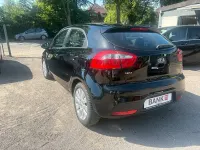 Gebraucht Kia Rio 109 PS (80 kW) 2013 Schwarz Limousine