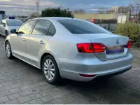 Gebraucht VW Jetta 105 PS (77 kW) 2012 Silber Limousine