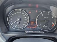 Gebraucht BMW 320 176 PS (129 kW) 2009 Silber Kombi