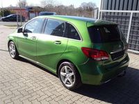 Gebraucht Mercedes B180 122 PS (89 kW) 2017 Elbait gruen  metallic Van / Kleinbus