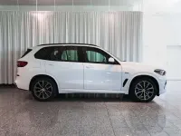 Gebraucht BMW X5 M Sport 286 PS (210 kW) 2023 Alpinweiß uni SUV