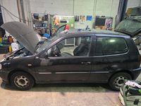 Gebraucht VW Polo 60 PS (44 kW) 1998 Schwarz Kleinwagen