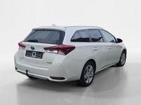 Gebraucht Toyota Auris Hybrid 99 PS (72 kW) 2018 White pearl cs Kombi