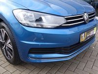 Gebraucht VW Touran Active 150 PS (110 kW) 2022 Blau Van / Kleinbus
