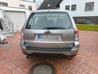 Gebraucht Subaru Forester 147 PS (108 kW) 2010 Silber SUV