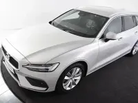 Gebraucht Volvo V60 Inscription 197 PS (144 kW) 2021 Grau Kombi