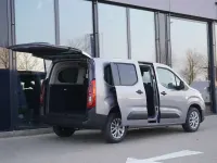 Neu Fiat Doblò 131 PS (96 kW) 2026 Silber Van / Kleinbus