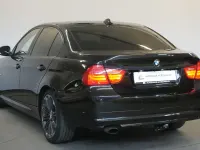 Gebraucht BMW 318 143 PS (105 kW) 2011 Schwarz Limousine