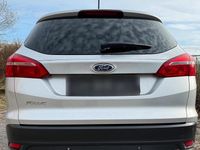 Usata Ford Focus 120 CV (88 kW) 2017 Grigio Station wagon