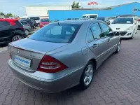 Second-hand Mercedes C200 163 CP (119 kW) 2002 Argintiu Berlinǎ