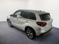 Gebraucht Suzuki Vitara Comfort 129 PS (94 kW) 2024 Savannah ivory metallic / cosm SUV