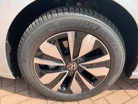 Gebraucht VW Golf VIII Move 131 PS (96 kW) 2023 Reflexsilber metallic (metallic) Limousine