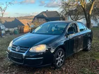 Gebraucht VW Jetta 102 PS (75 kW) 2005 Schwarz Limousine
