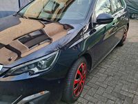 Gebraucht Peugeot 308 Allure 120 PS (88 kW) 2017 Blau Kombi