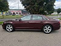 Gebraucht Audi A8 Ambiente 371 PS (272 kW) 2011 Rot Limousine