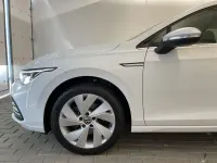 Gebraucht VW Golf VIII Style 131 PS (96 kW) 2024 Weiß Limousine