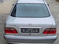 Gebraucht Mercedes E200 163 PS (119 kW) 2000 Silber Limousine