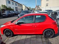 Gebraucht Peugeot 206 73 PS (53 kW) 2012 Farbe rot aden/flach standard Kleinwagen