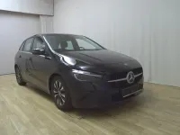 Gebraucht Mercedes B180 116 PS (85 kW) 2023 Schwarz Kleinwagen