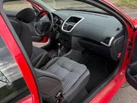 Gebraucht Peugeot 206+ 68 PS (50 kW) 2010 Rot Kleinwagen