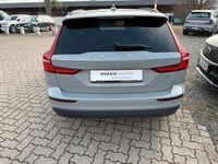 Gebraucht Volvo V60 Core 163 PS (119 kW) 2024 Grau Kombi