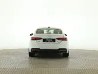 Gebraucht Audi A5 Sportback Advanced 204 PS (150 kW) 2022 Gletscherweiß Kleinwagen