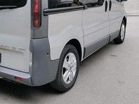 Second-hand Opel Vivaro 2003 Argintiu Monovolum