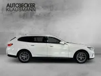 Gebraucht BMW 520 M Sport 197 PS (144 kW) 2024 Weiss Kombi