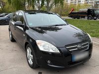 Używany Kia Ceed 140 KM (102 kW) 2008 Czarny Hatchback