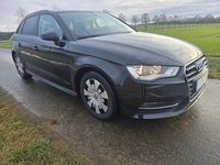 Gebraucht Audi A3 Attraction 110 PS (80 kW) 2015 Schwarz Limousine