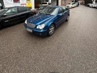 Gebraucht Mercedes C200 163 PS (119 kW) 2004 Blau Limousine
