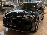 Neu MG ZS Luxury 197 PS (144 kW) 2025 Schwarz SUV