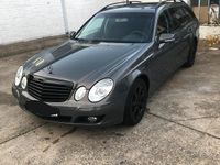 Gebraucht Mercedes E220 Classic 170 PS (125 kW) 2007 Grau Kombi