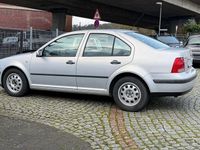 Second-hand VW Bora 116 CP (85 kW) 2000 Argintiu Berlinǎ