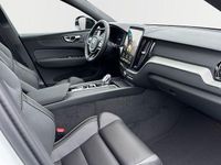 Neu Volvo XC60 Plus 250 PS (183 kW) 2025 Weiss SUV