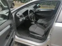Używany Opel Astra 105 KM (77 kW) 2007 Srebrny Sedan/Limuzyna