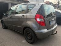 Gebraucht Mercedes A180 109 PS (80 kW) 2011 Braun Limousine