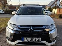 Gebraucht Mitsubishi Outlander P-HEV Plus 203 PS (149 kW) 2017 Weiß SUV