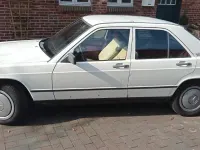 Gebraucht Mercedes 190 118 PS (86 kW) 1985 Weiß Limousine