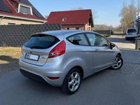 Gebraucht Ford Fiesta 60 PS (44 kW) 2012 Silber Kleinwagen