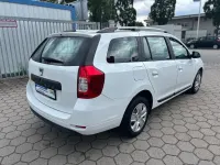 Gebraucht Dacia Logan Essentiel 73 PS (53 kW) 2018 Weiß Limousine