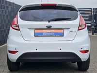 Gebraucht Ford Fiesta Trend 155 PS (114 kW) 2016 Weiß Limousine