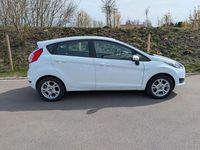 Gebraucht Ford Fiesta SYNC Edition 82 PS (60 kW) 2014 Weiß Kleinwagen