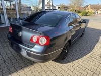 Gebraucht VW Passat Comfortline 116 PS (85 kW) 2005 Blau Limousine