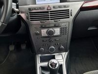Gebraucht Opel Astra 105 PS (77 kW) 2004 Silber Kleinwagen