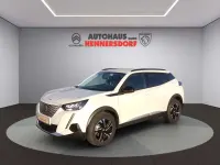 Gebraucht Peugeot e-2008 Allure 100 kW (136 PS) 2022 Perlmutt weiß perleffekt SUV